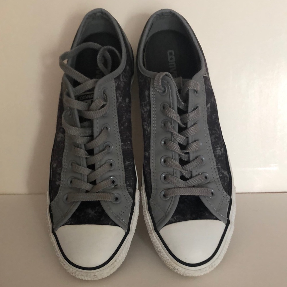 EUC Converse All Stars low top shoes Smoke Gray
